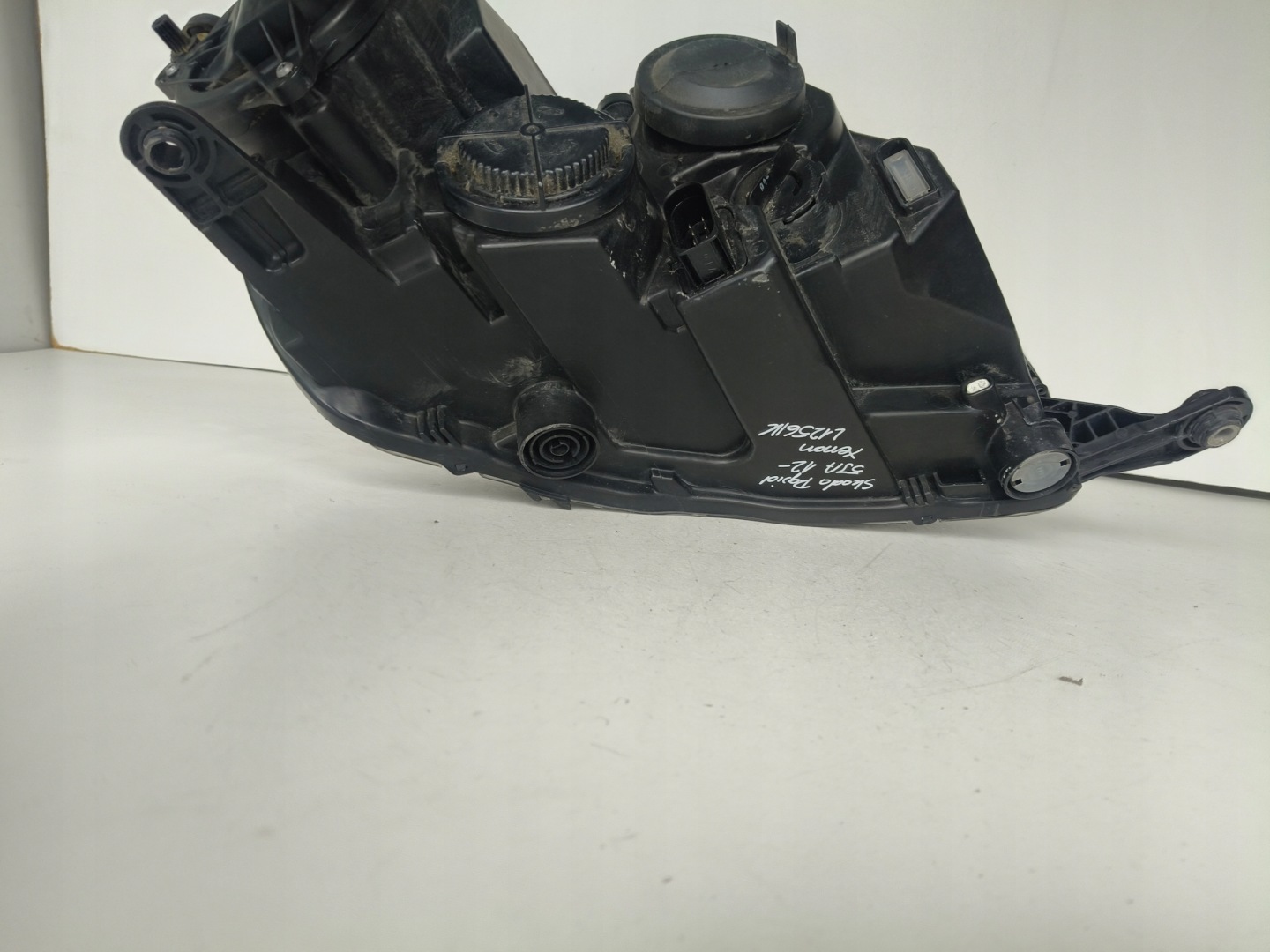 light left REFLEKTOR SKODA RAPID 5JA 12- XENON