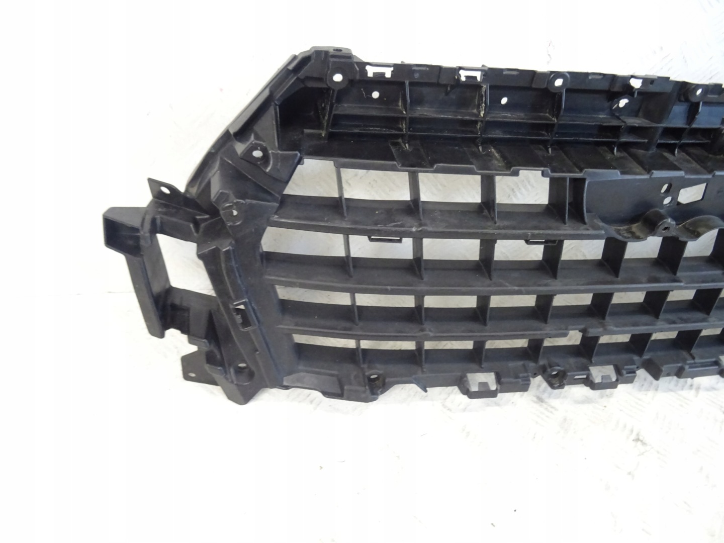 holder GRILLA grille front AUDI Q7 4M 4M0807233C