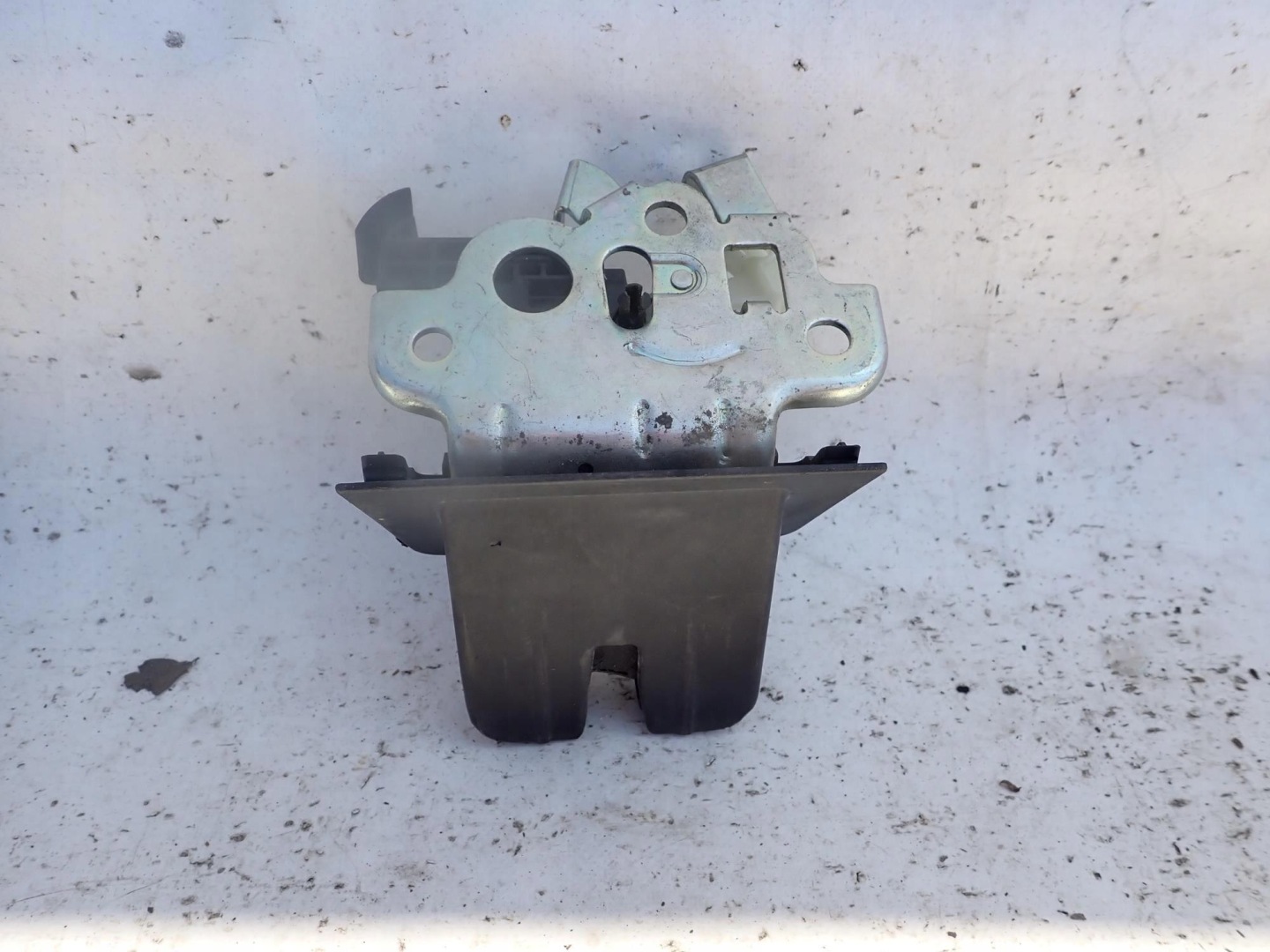 AUDI A6 C7 4G 11-18 lock bonnet boot