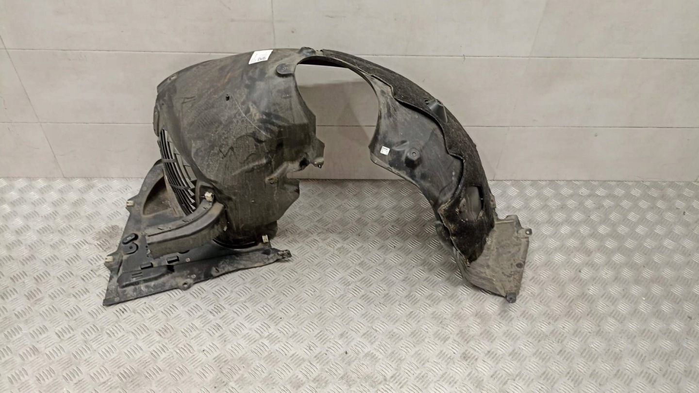 BMW X1 U11 mudguard right front front 9465700 9465704 9883606