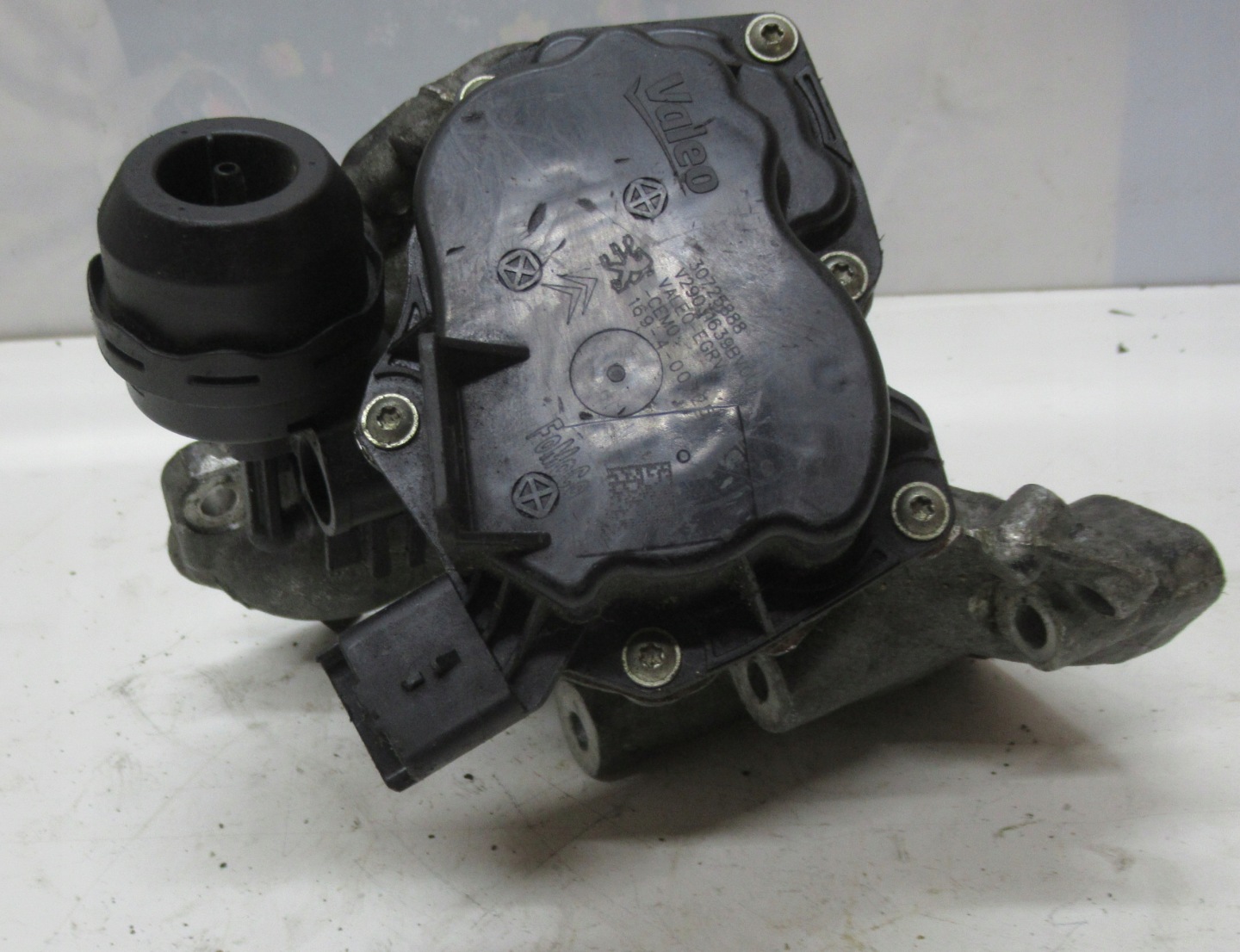 FORD KUGA EGR valve 30725888