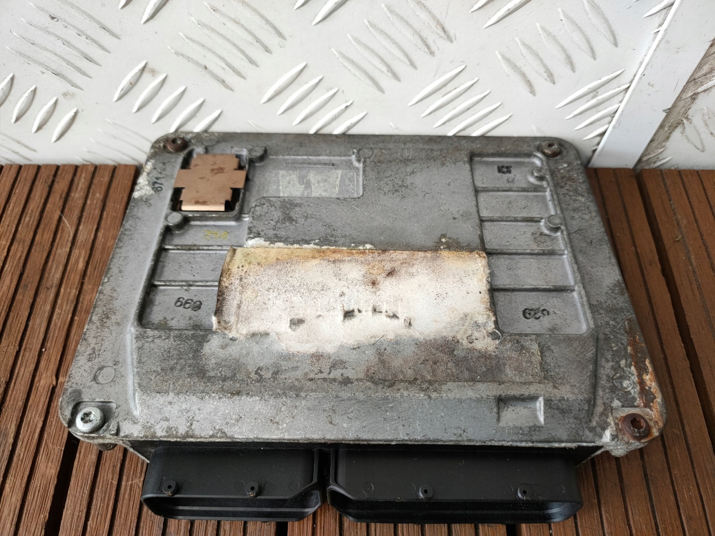 VW JETTA V 05-11 1.6 8V computer of the engine control unit 06A906033EM 5WP40267 OE