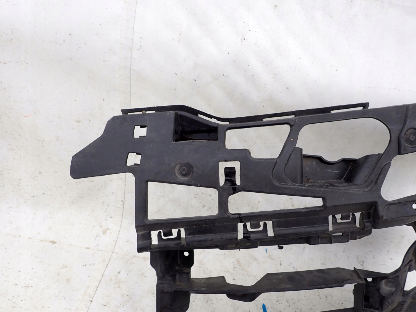 BMW G30 G31 support holder left front