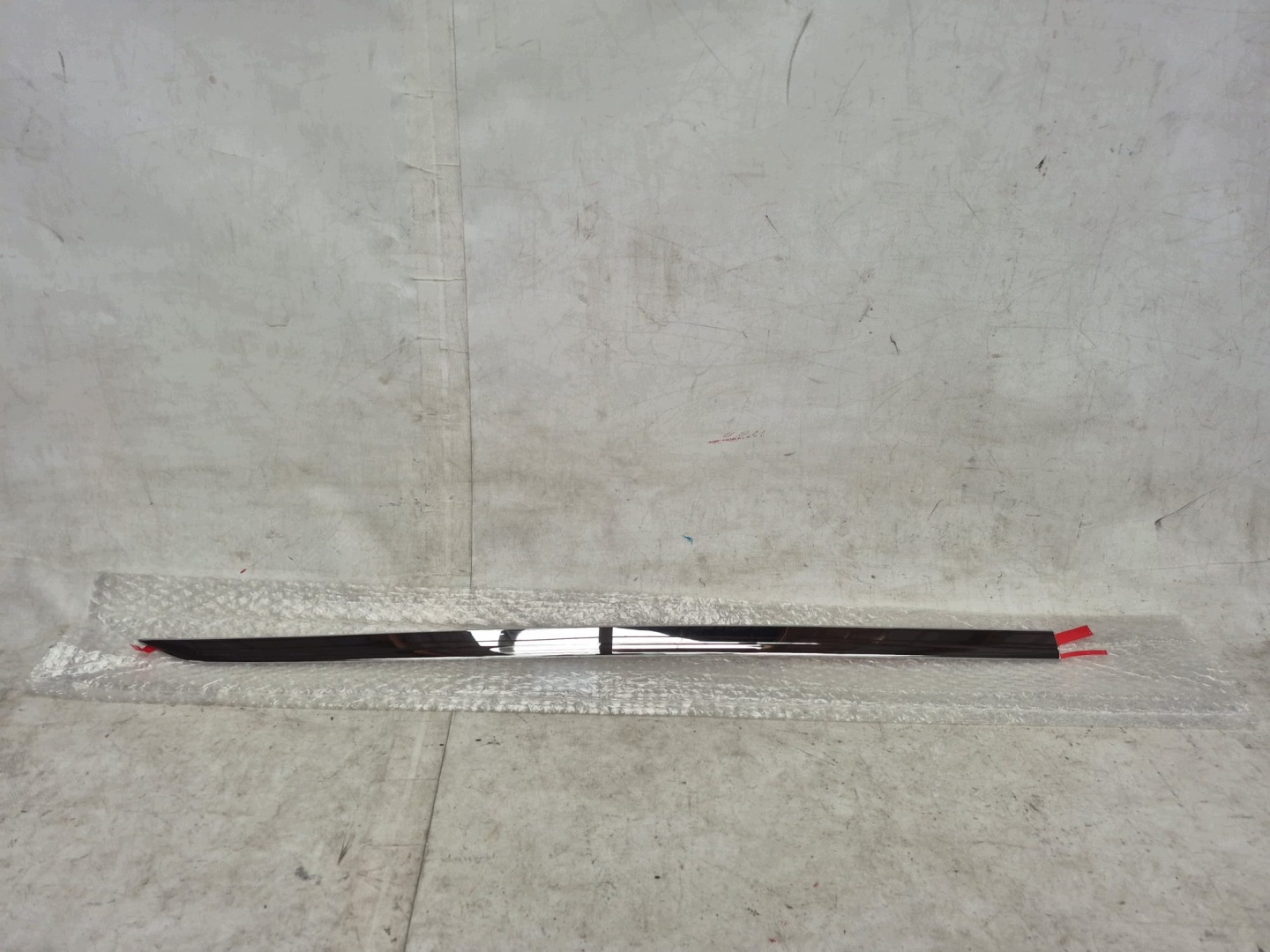 VW TIGUAN II 5NA moulding door CHROM right front front 5NA853334A
