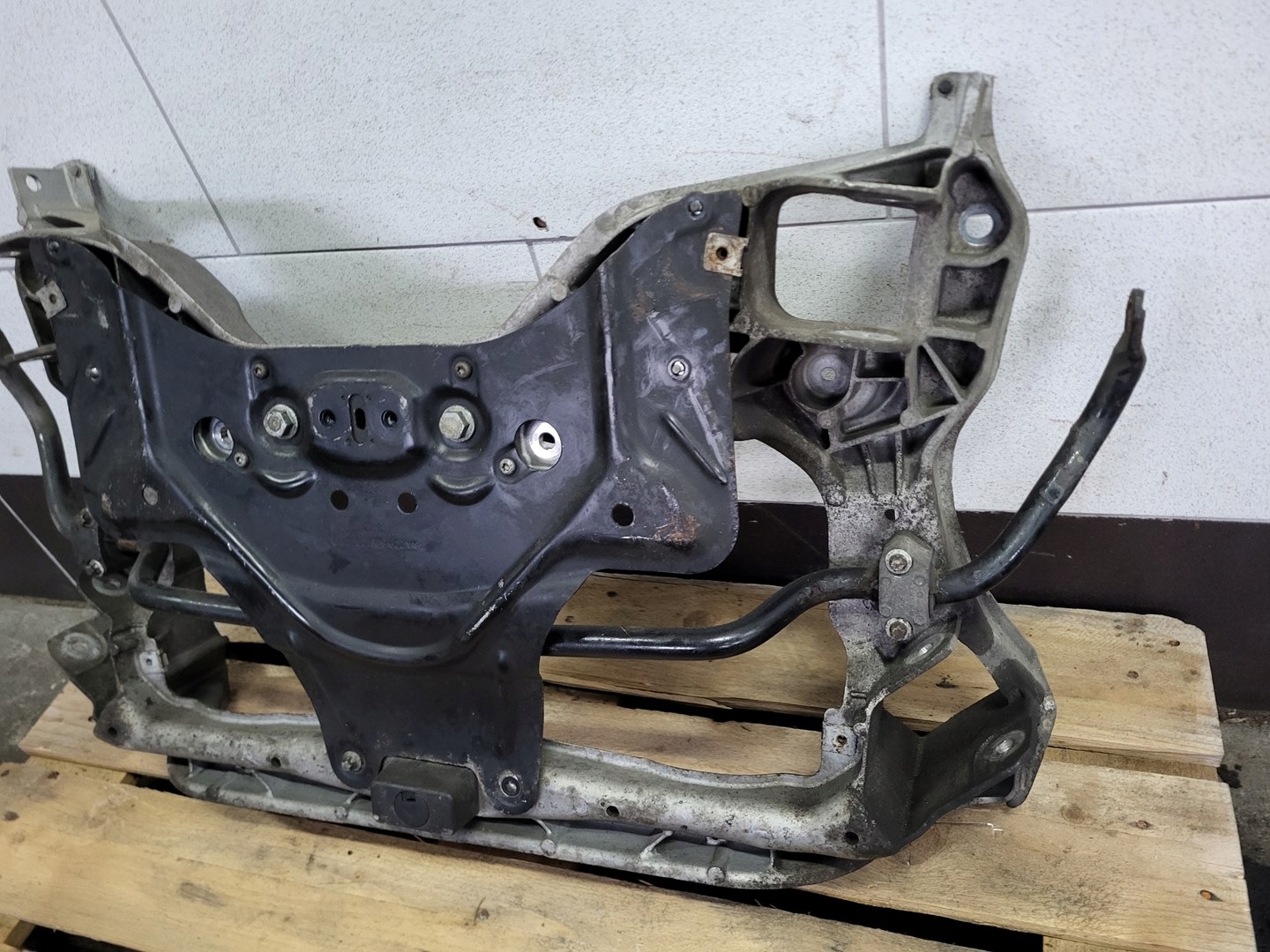 MERCEDES CLK A209 W209 C209 axle beam subframe axle beam sider RAMA bar front
