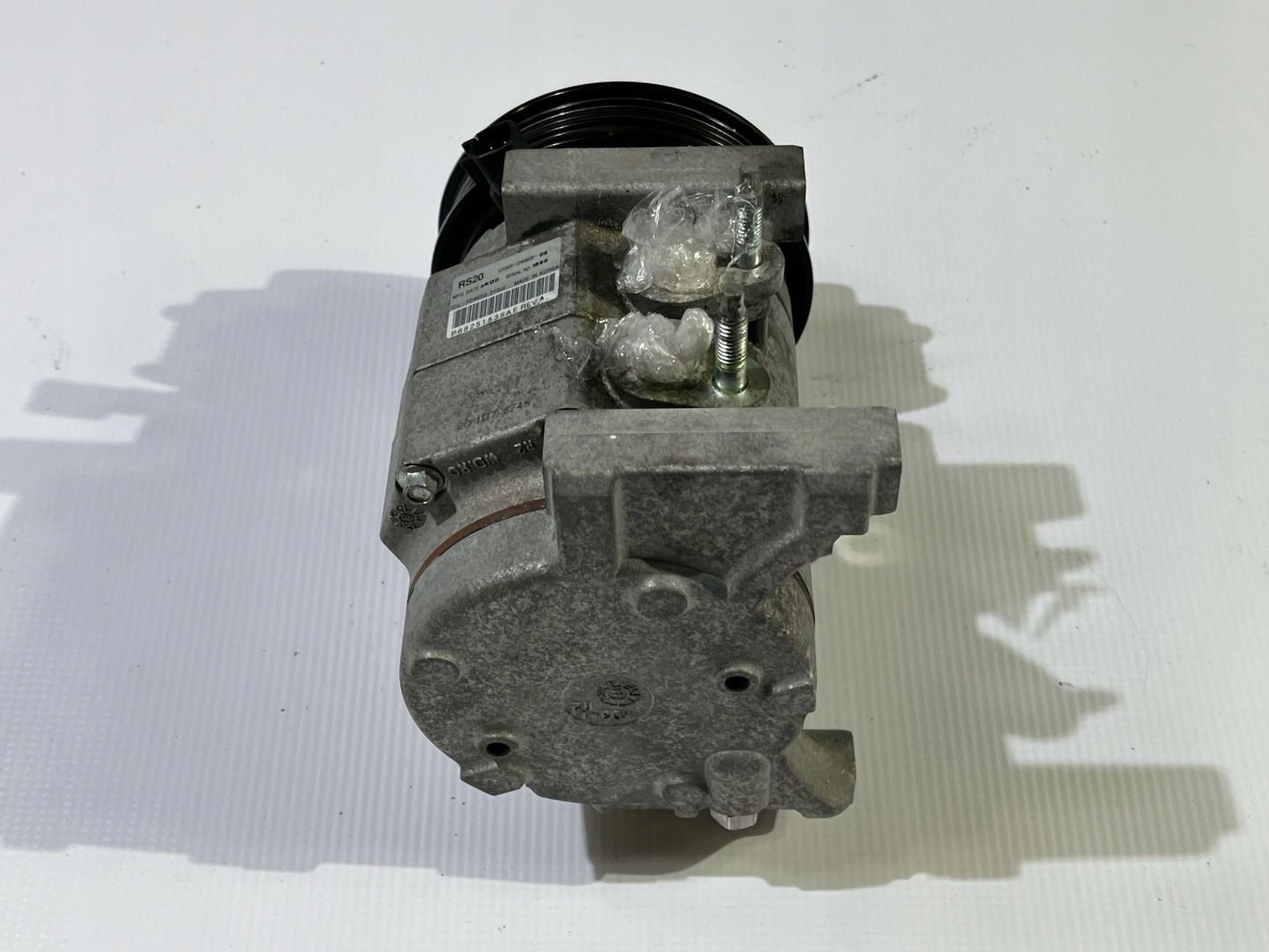compressor compressor; of the air conditioning Dodge Durango 3.6 v6 2016