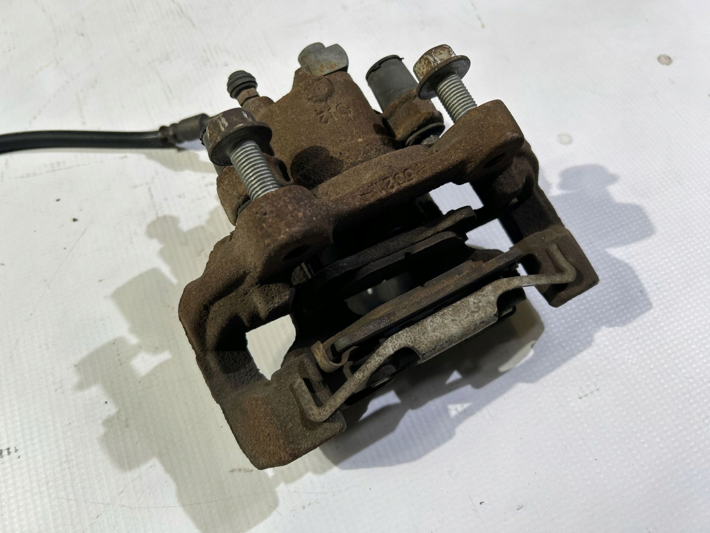 caliper wiring brake rear part rear left Dodge Durango 2014