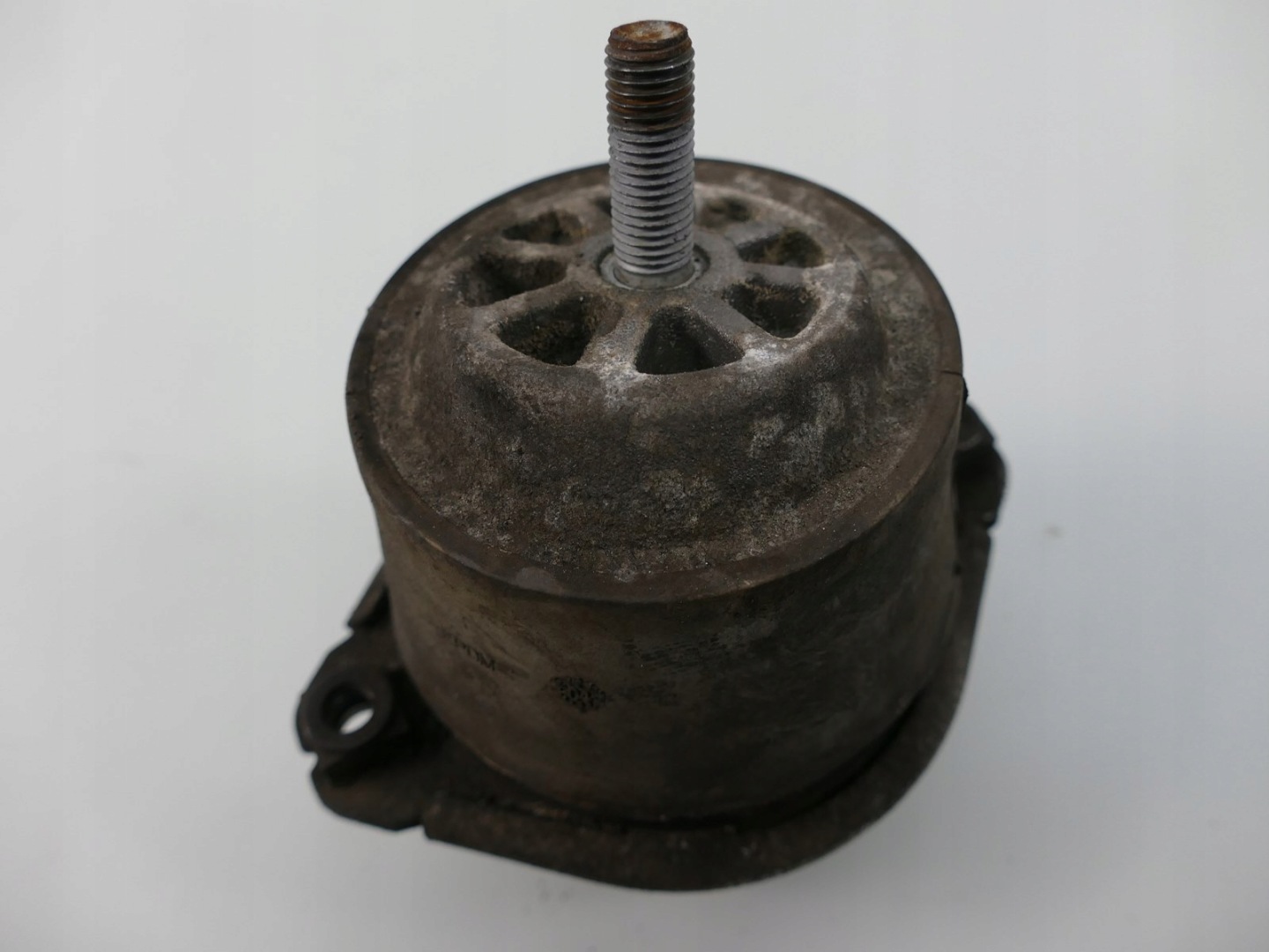 PORSCHE CAYENNE 9P 7L 4.5 T engine mount right