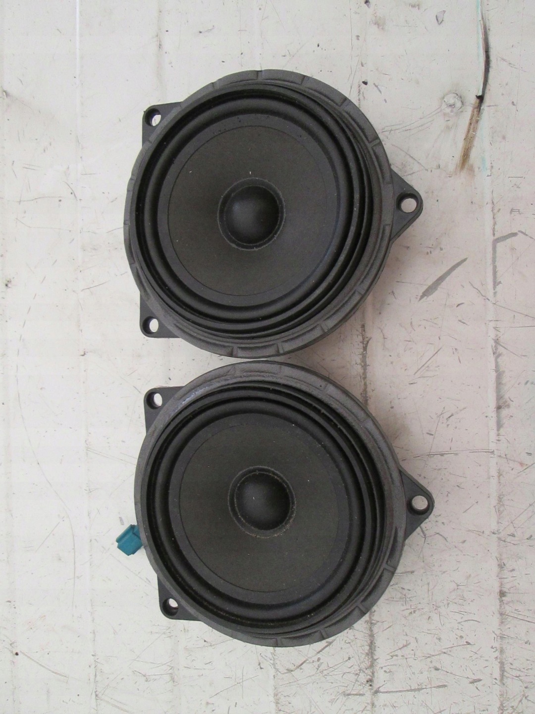 BMW E90 E92 E87 E81 zvučnik SREDNIO TONOWY HIFI