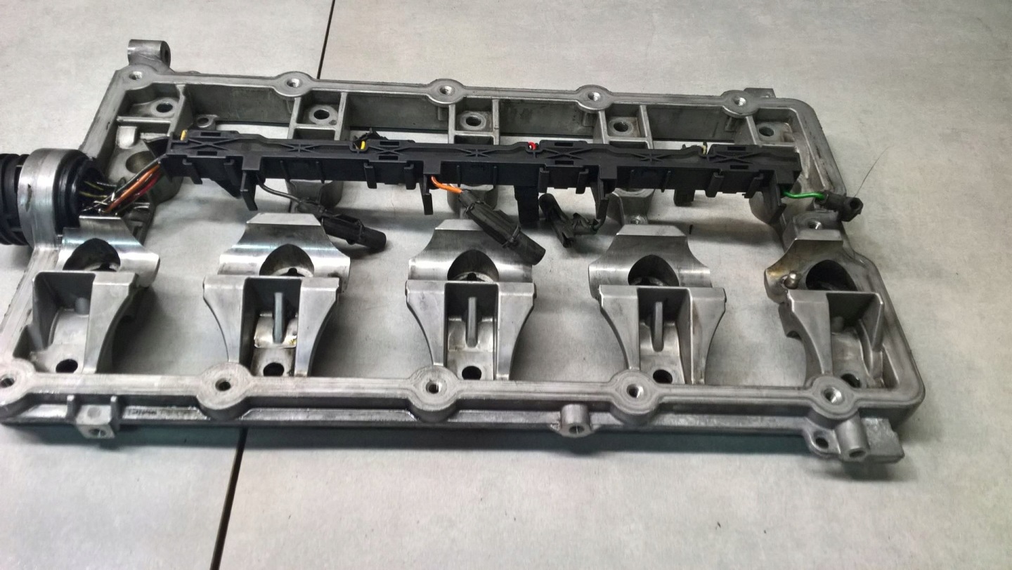 Abdeckung der Ventile VW TOURAN 2.0 TDI 03G103308A