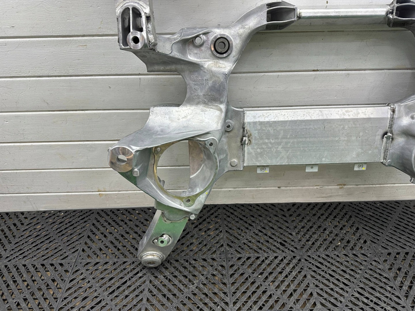 axle beam front BMW 7 G70 8869235