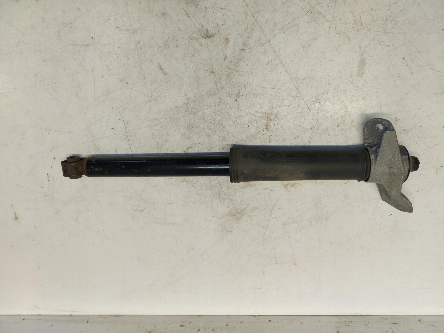VOLVO XC40 shock absorber left rear part rear 32221541