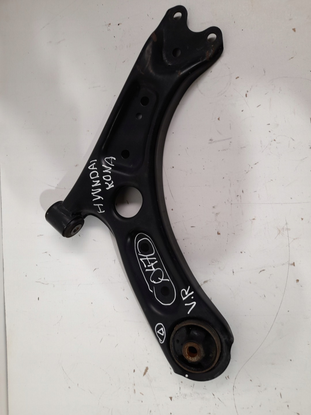 HYUNDAI KONA arm right front 54501-J9000