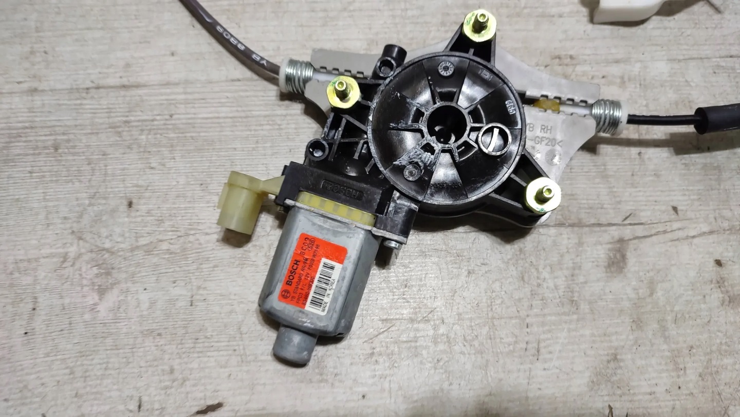 KIA Rio IV 18r rear part side right mechanism windows