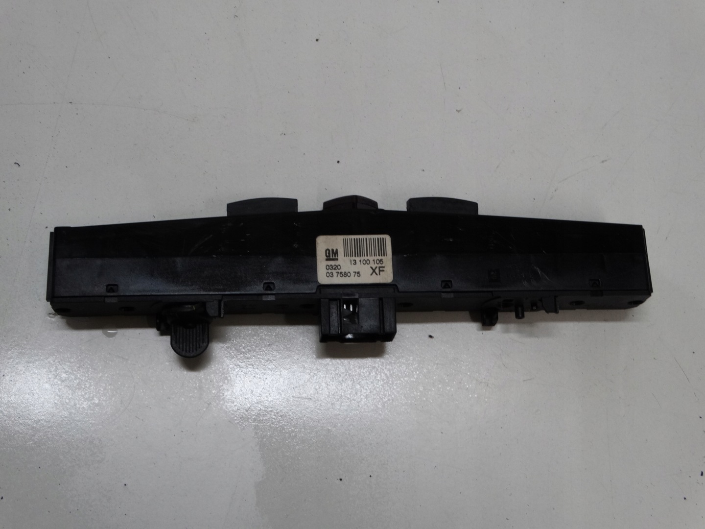 interruttore luci Luci di emergenza OPEL ASTRA H 13100105