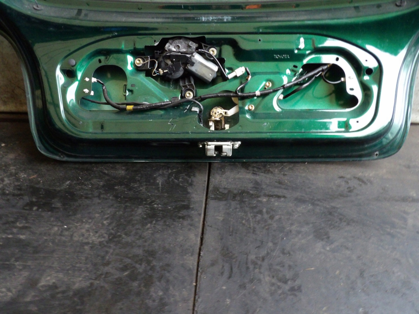 Toyota Yaris und heckklappe lak. 6R4