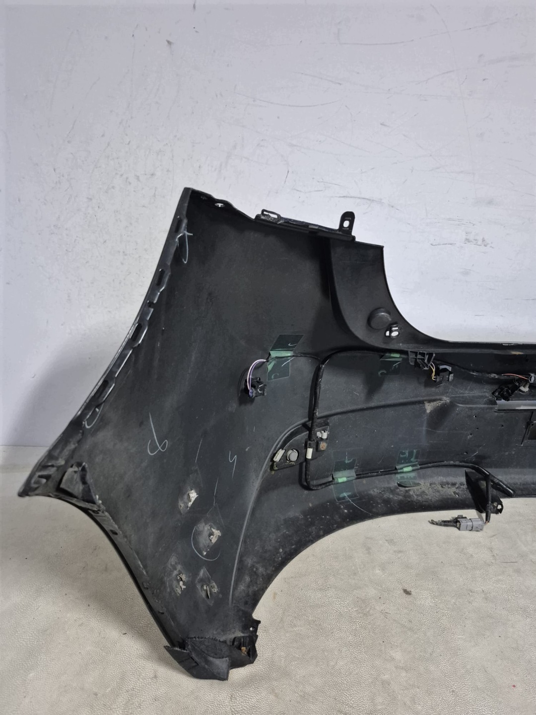 MAZDA 3 II BL HB 07- bumper rear part rear PDC BCW8-50221