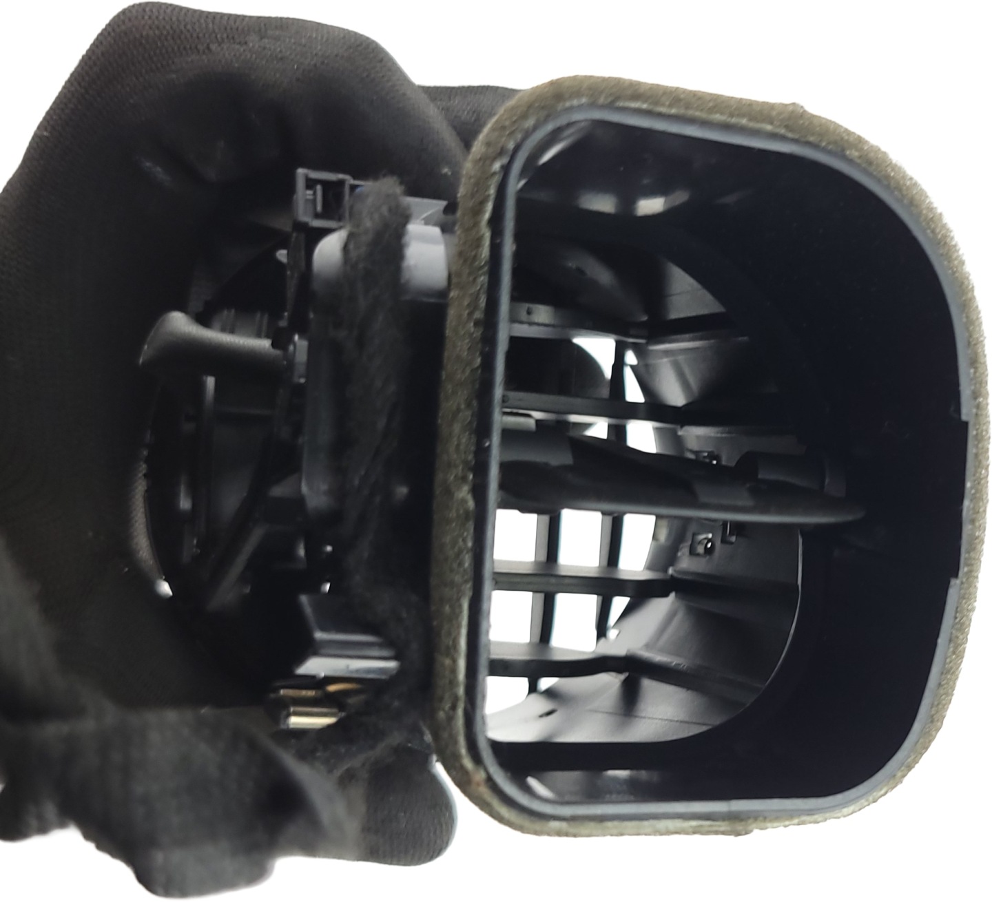 MERCEDES W204 LIFT grid air conditioning devices WENTYLACJI front left A2048306754