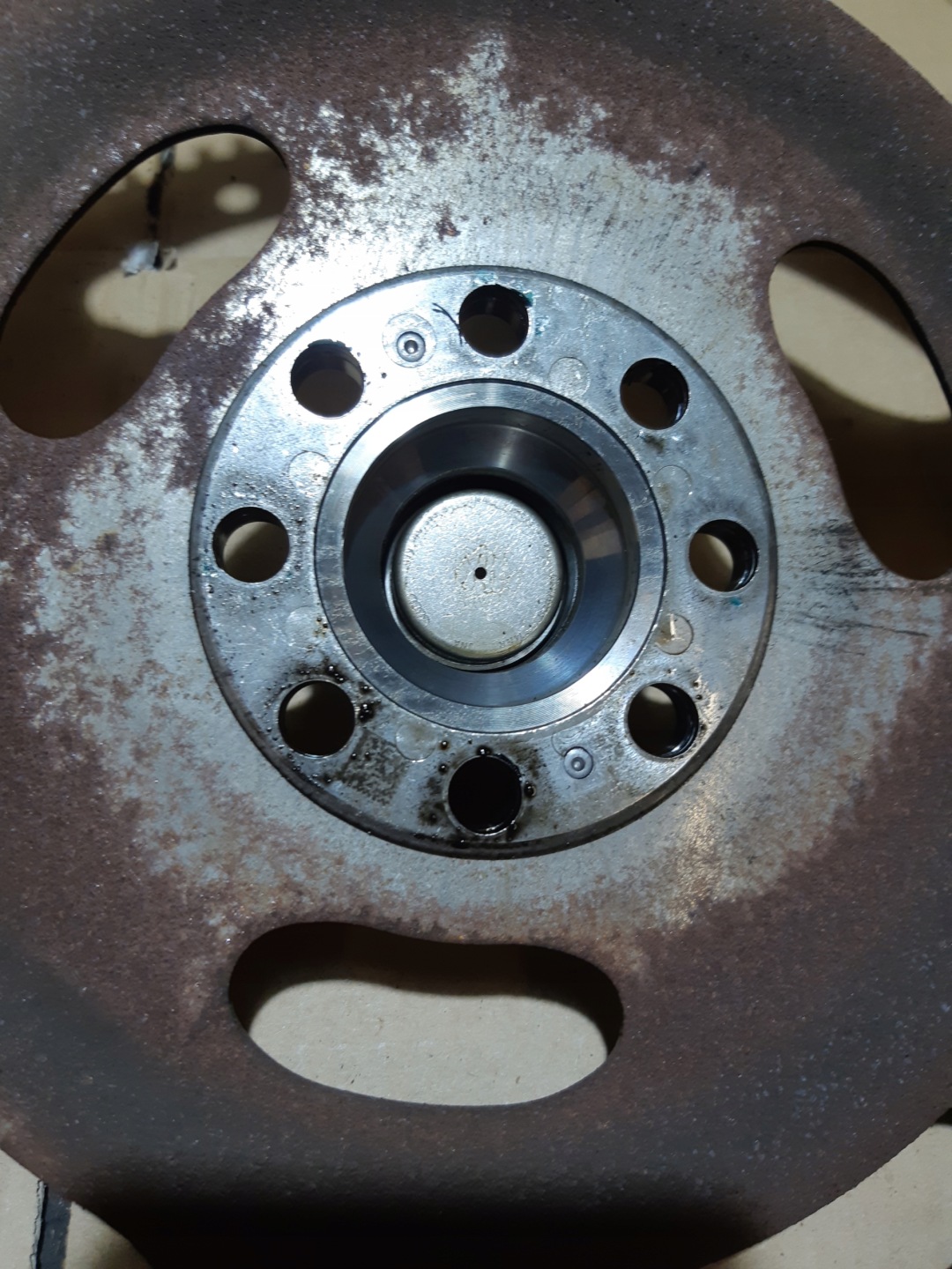 AUDI A4 B9 2.0 TDI DETA wheel flywheel 06H105323AD