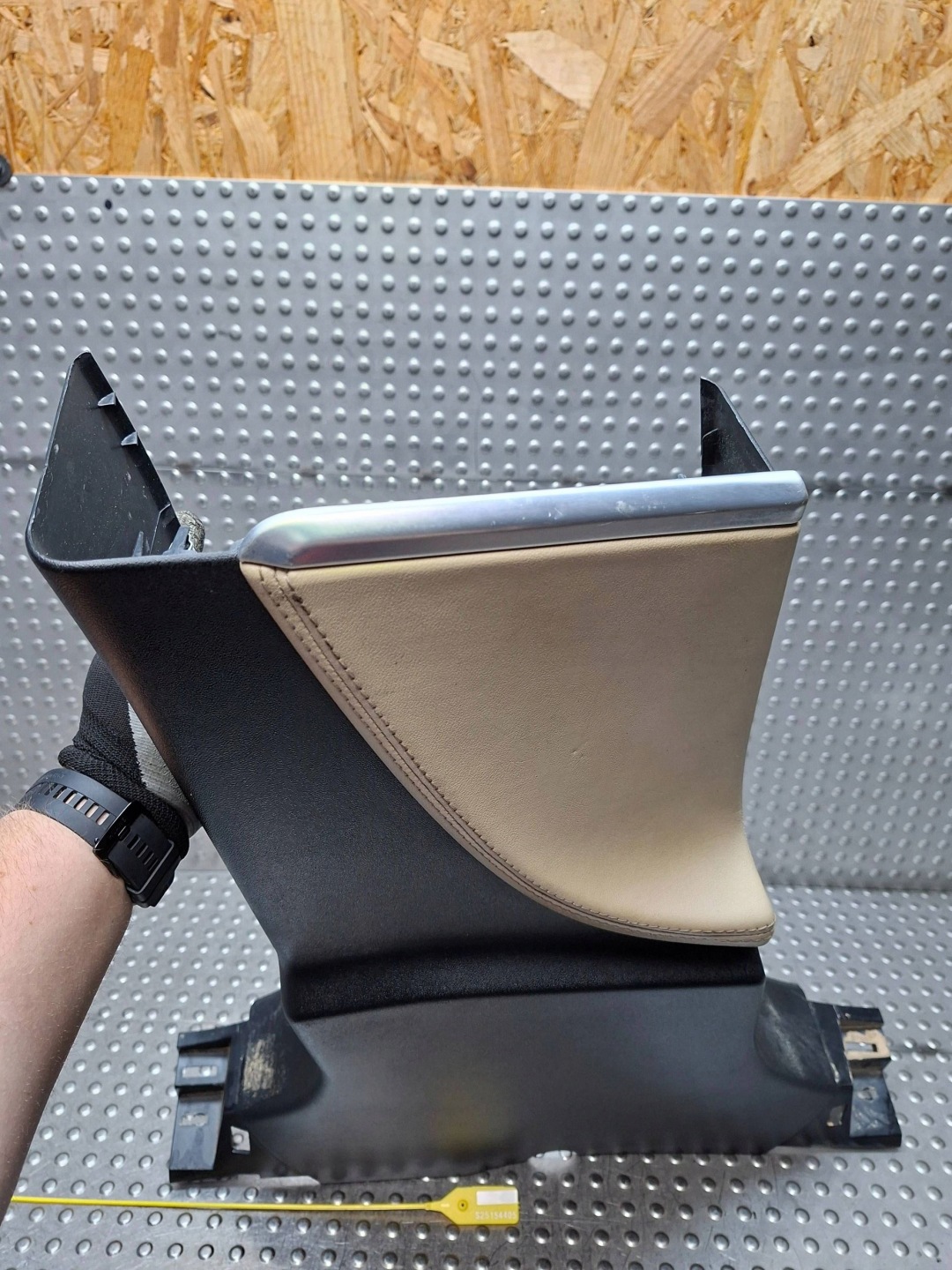 kryt obal SLUPKA B levá TESLA MODEL S 16- 1020769-00-B