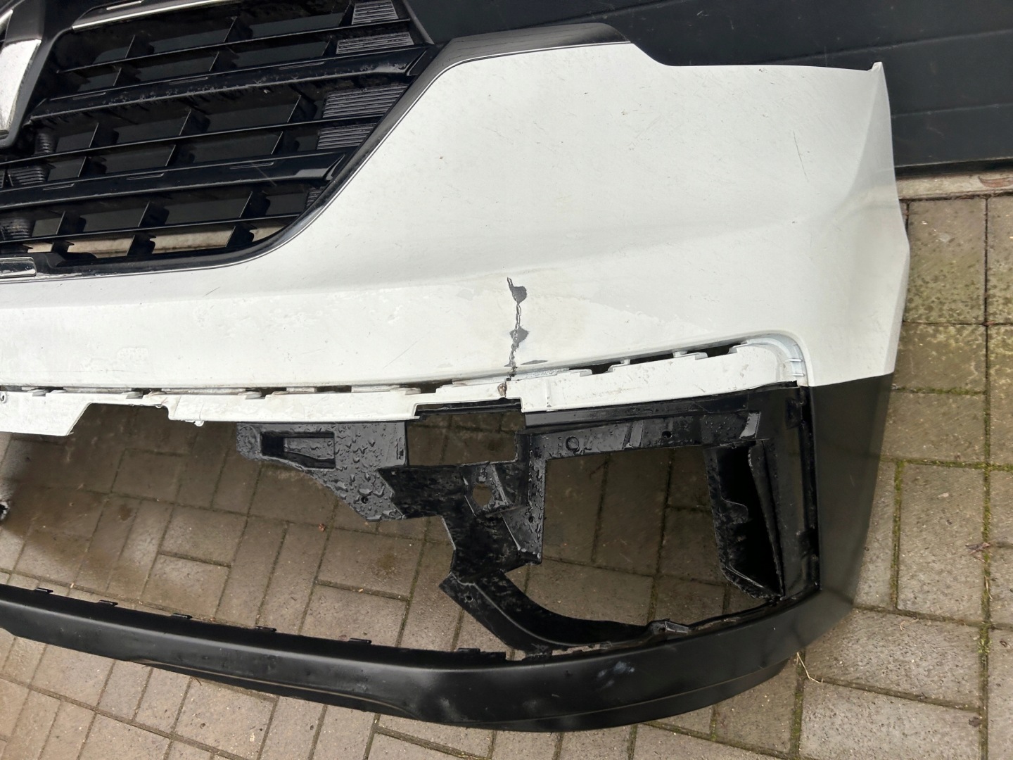 Renault Trafic III LIFT IV 2021- bumper front front grill 620226941R