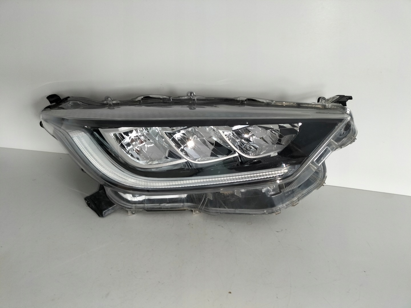 light front reflektor right TOYOTA YARIS 4 IV 20- FULL LED