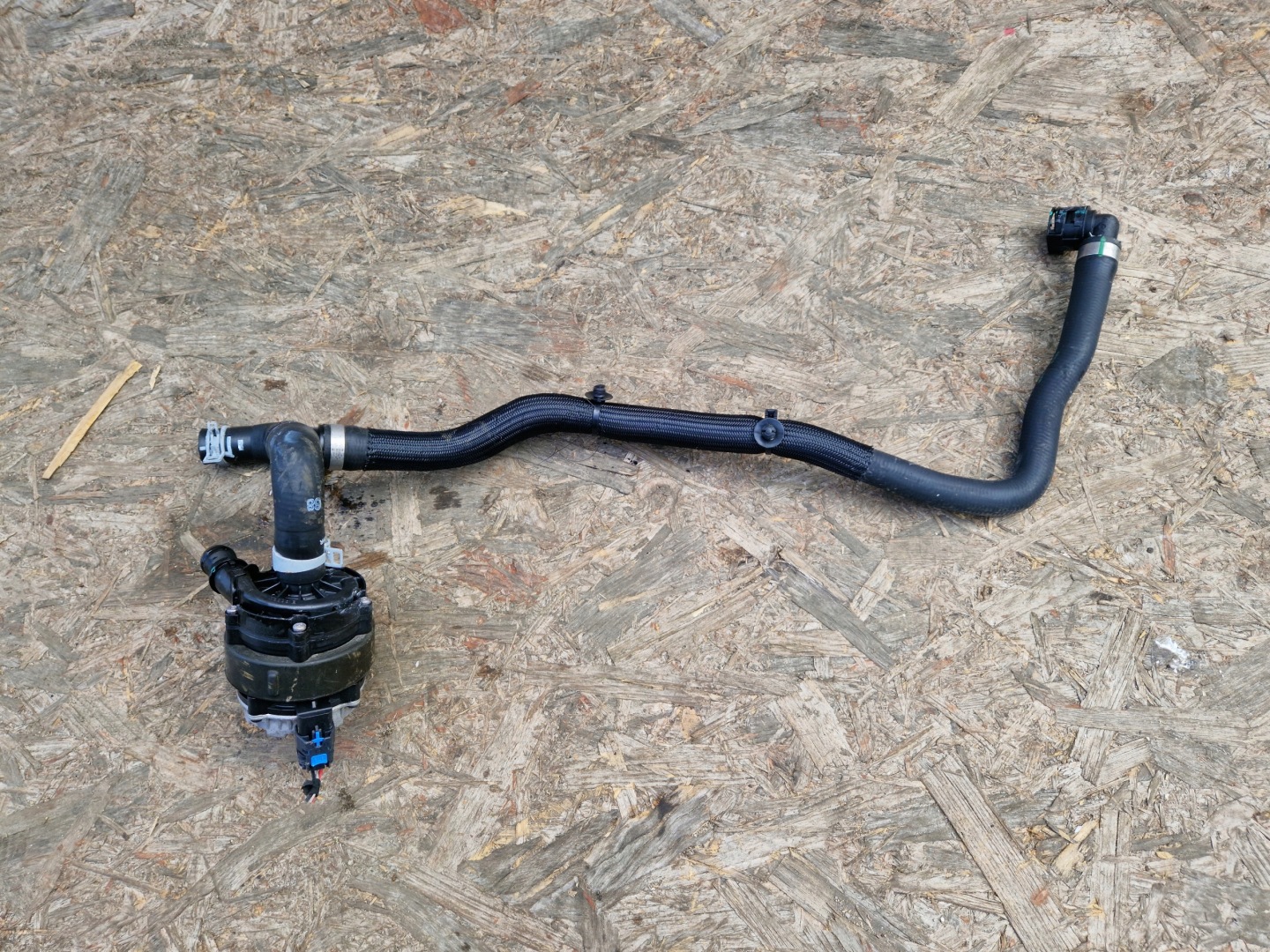 supplementary water pump RENAULT ARKANA 1.6 E-TECH 210117802R 0392024157