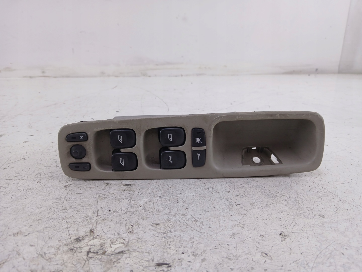 VOLVO V70 S70 II PANEL okna levý předek 30658116