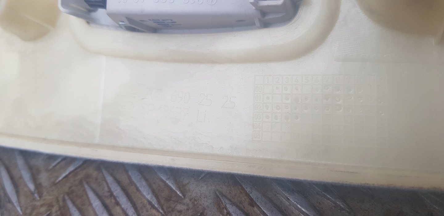 W203 cover SLUPKA rear part left right 2036902625