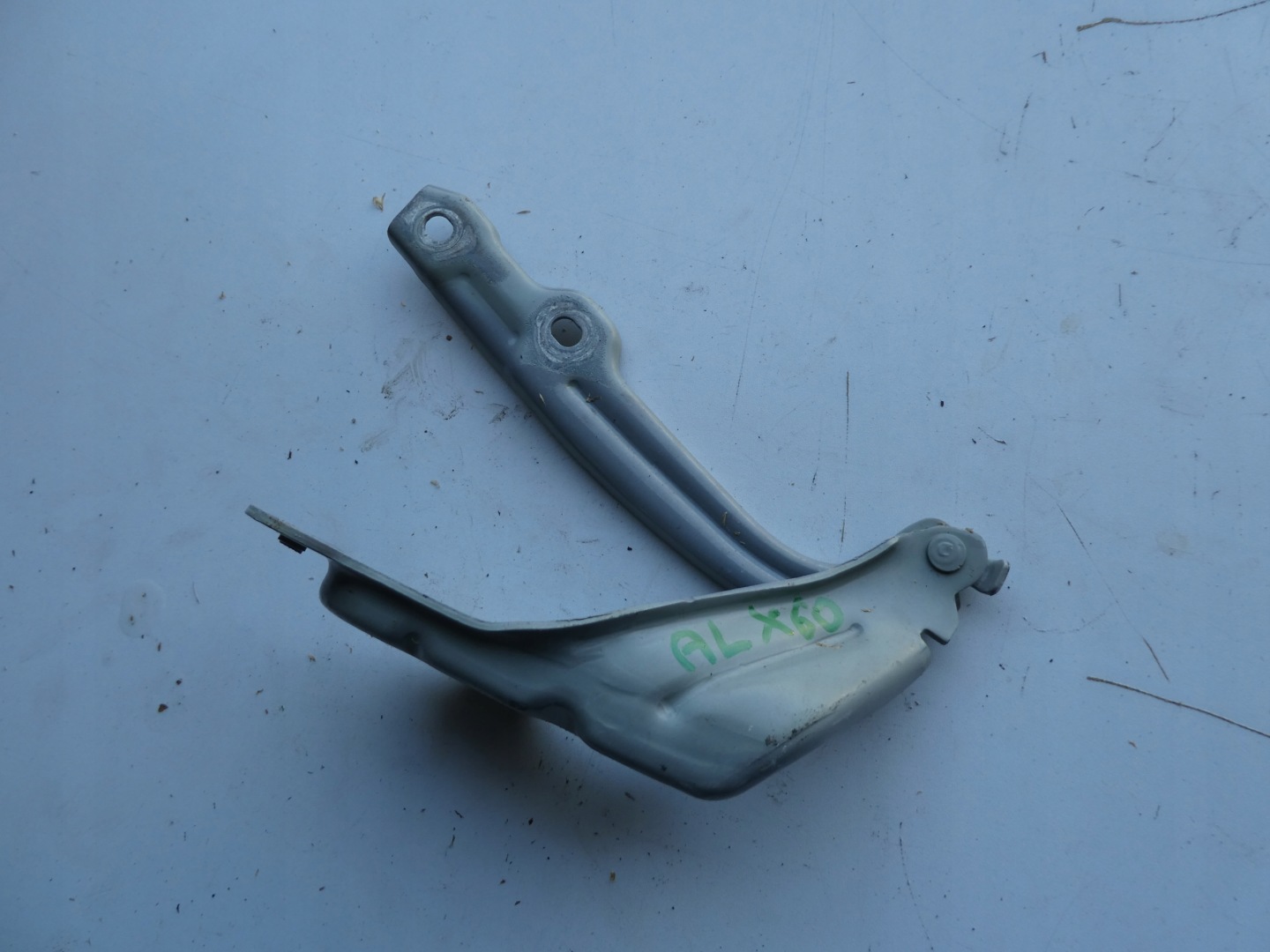 hinge bonnets left 5E0823301 SKODA OCTAVIA