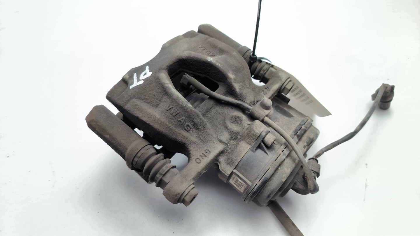 strmeň brzdový zadok pravý AUDI A4 B9