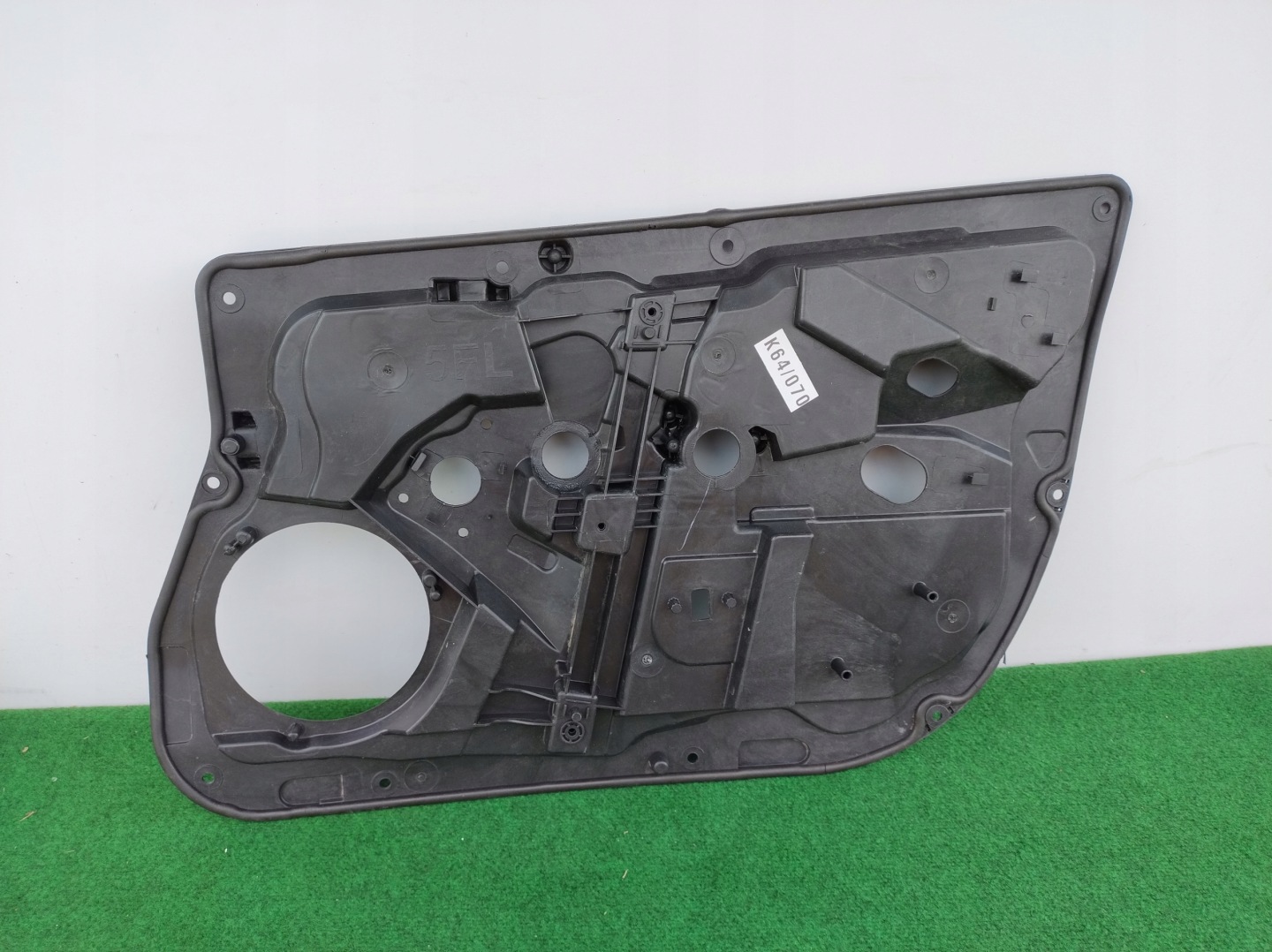 FORD FIESTA MK7 5D support door left front PROWADNICA pillar K64/070
