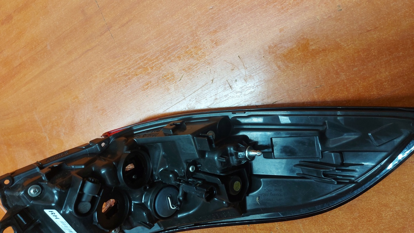 light right right rear part rear TOYOTA COROLLA E21 sedan 19