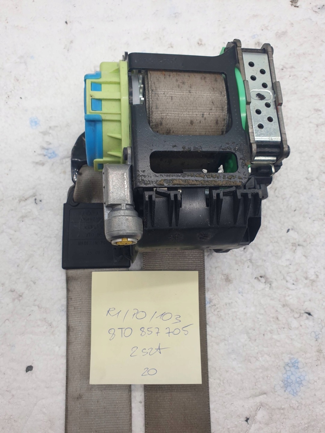 AUDI A5 COUPE 3D tension belt safety front left 8T0857705