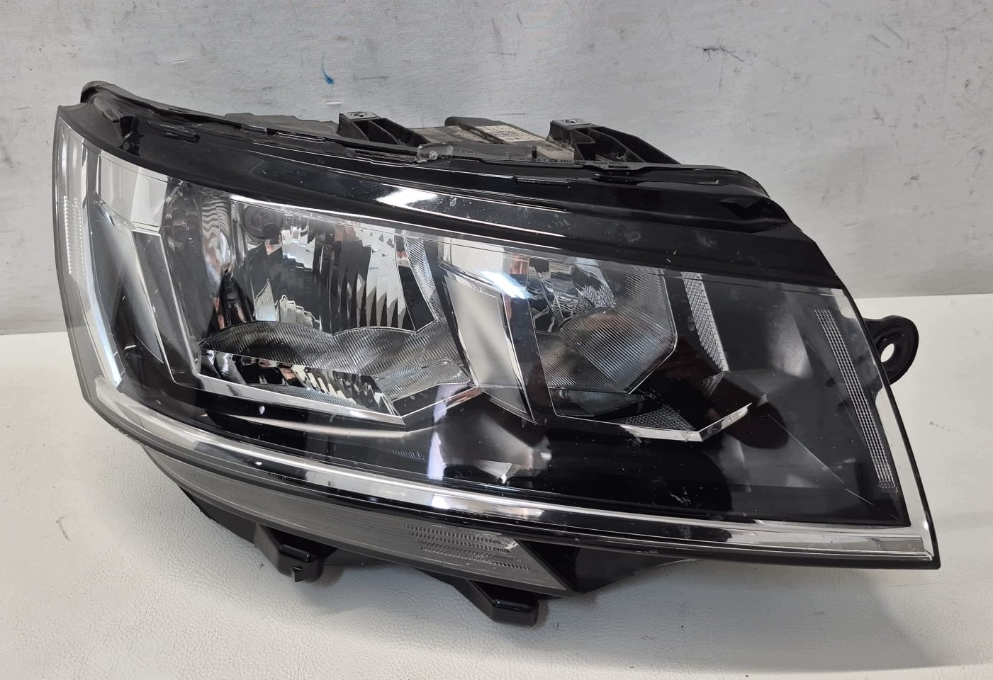 VW T6 LIFT T6.1 19- light right front front ZWYKLA 7L1941006B