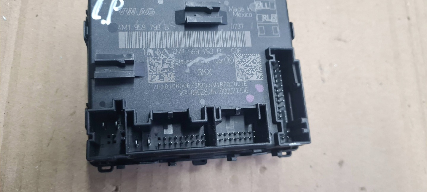 Q5 80A module control unit door left front 4M1959793B