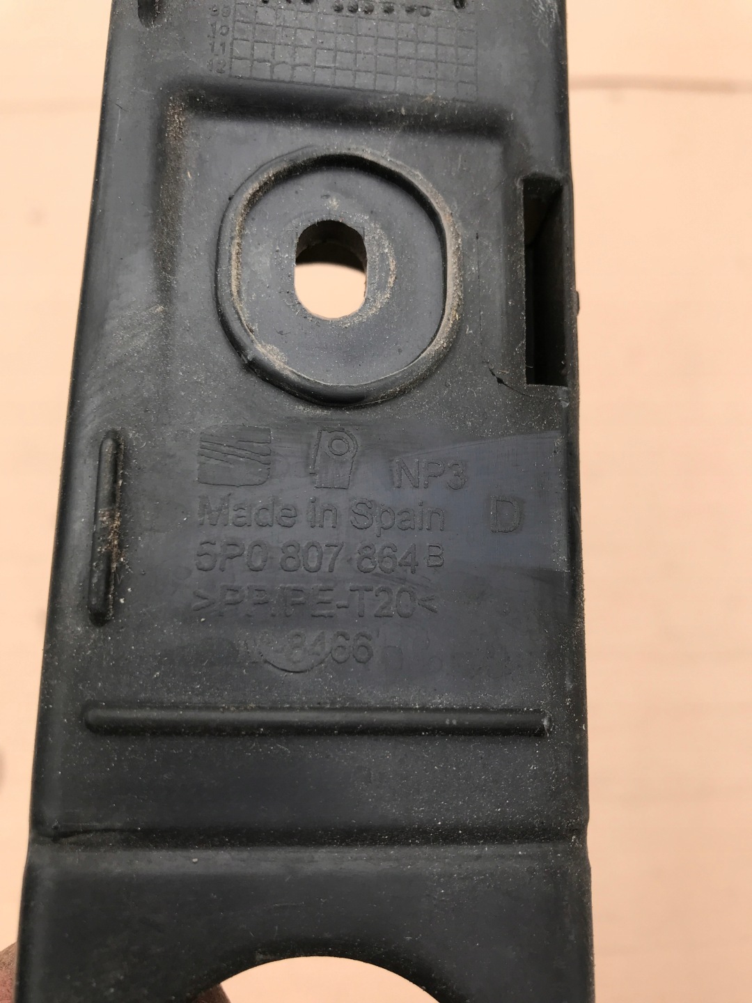 bumper bracket right rear part SEAT ALTEA 5P0807864B