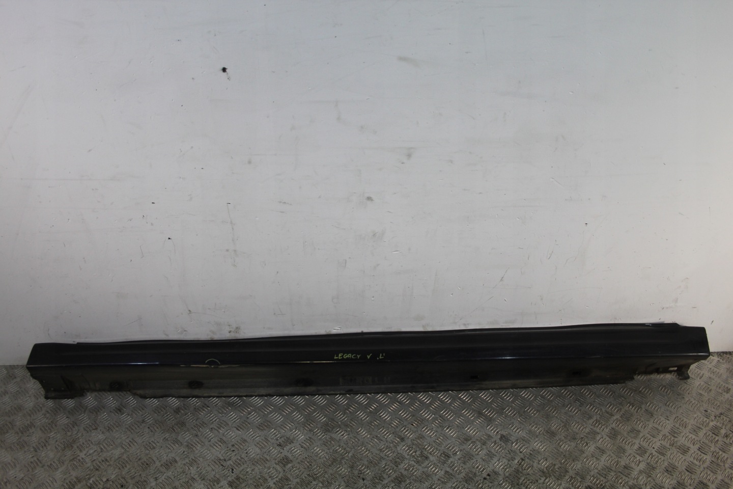 cap threshold threshold left SUBARU LEGACY V 5