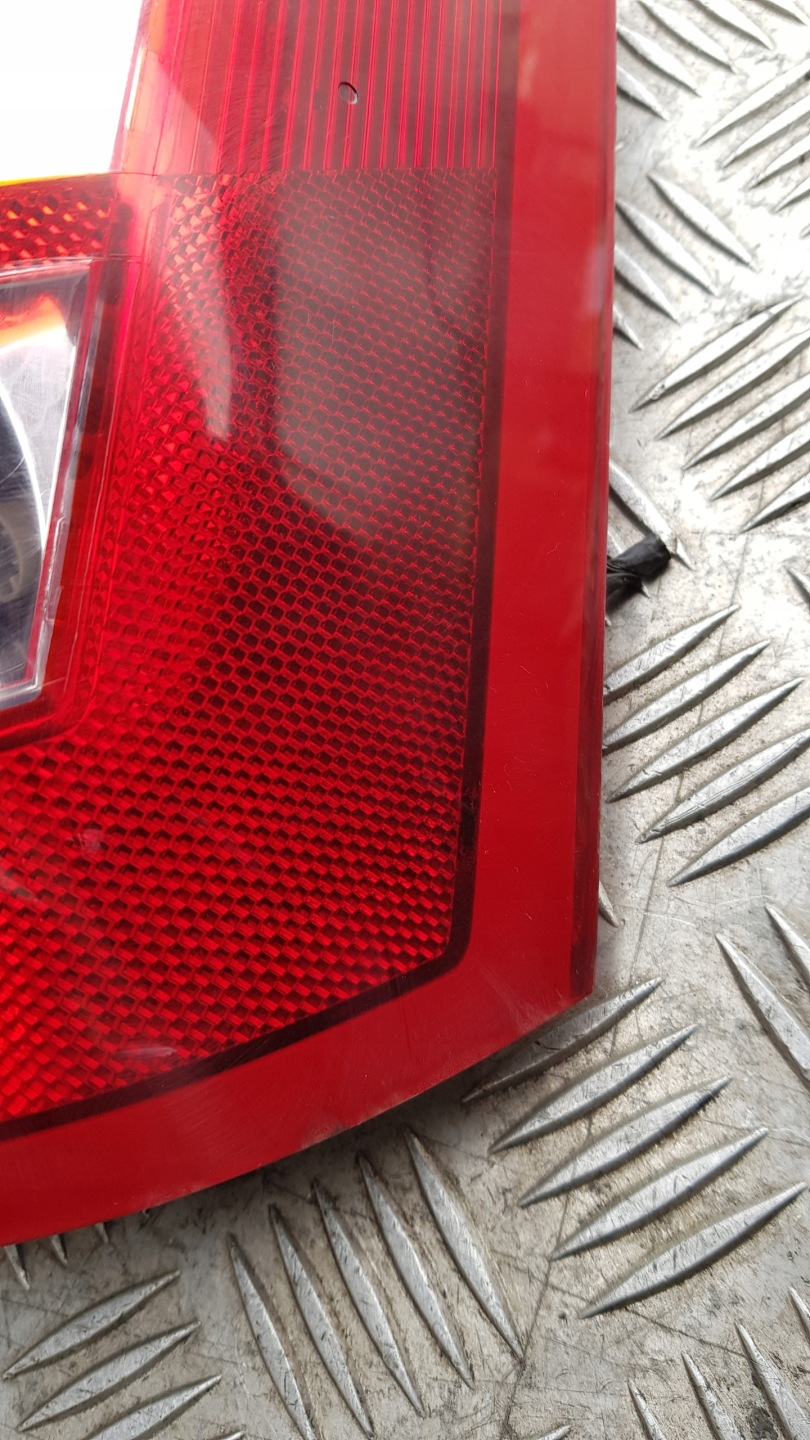 CHRYSLER 300C light right rear part LIFT