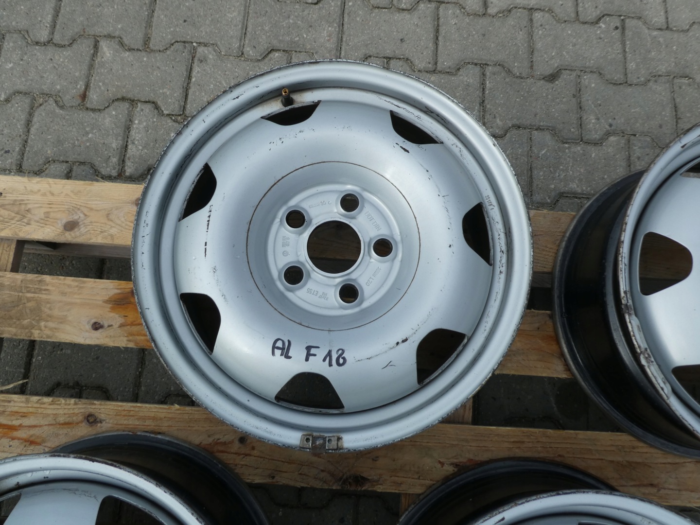 4X CERCHI Ferro 17CALI 7E0601027B VW T5 T6