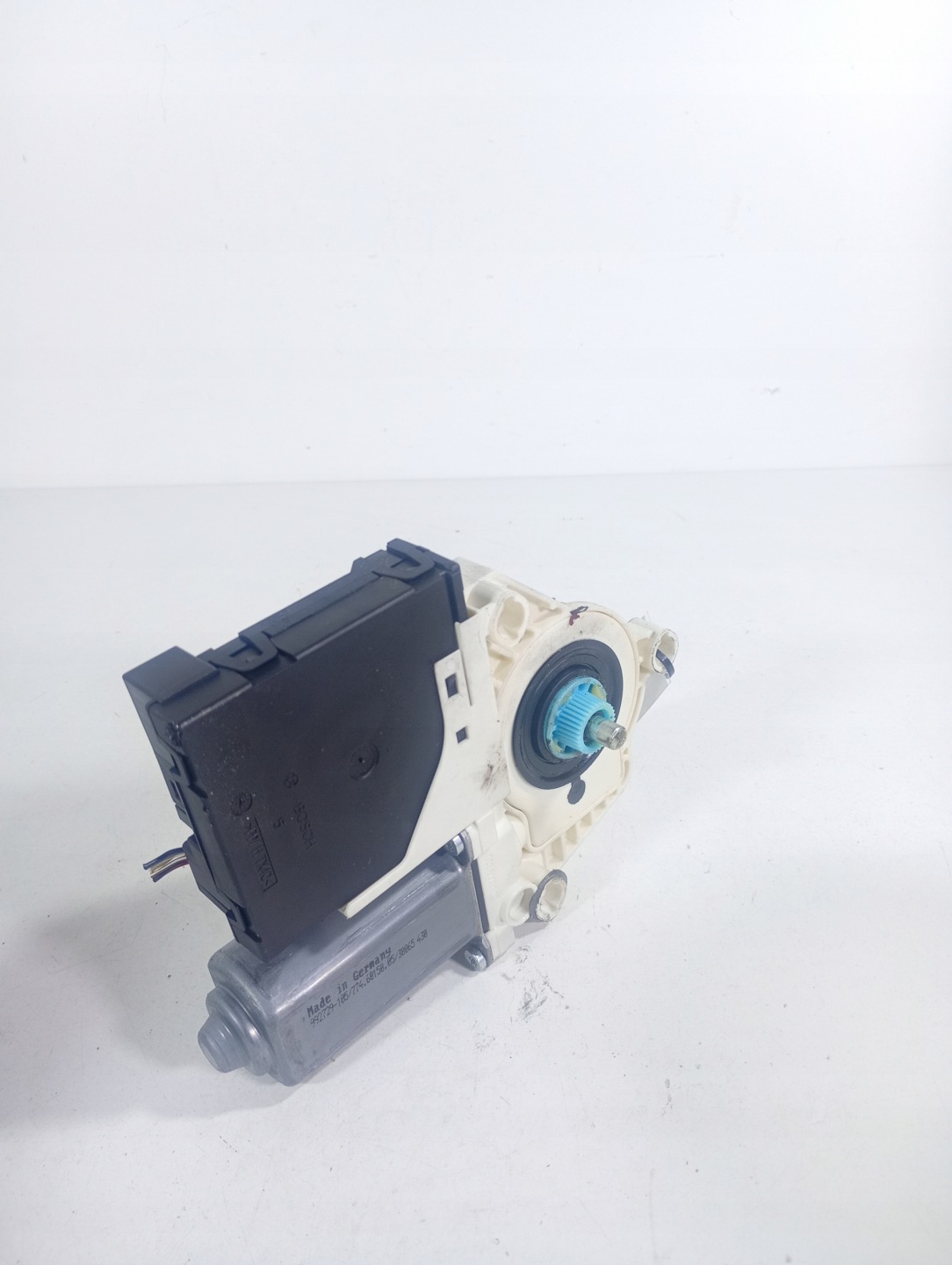 VW Passat B6 05-10 engine mini motor windows left front front OE 1K0959793
