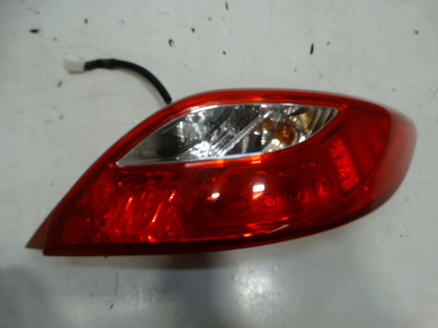 light rear right rear part MAZDA 2 DE D65151150 2011R.