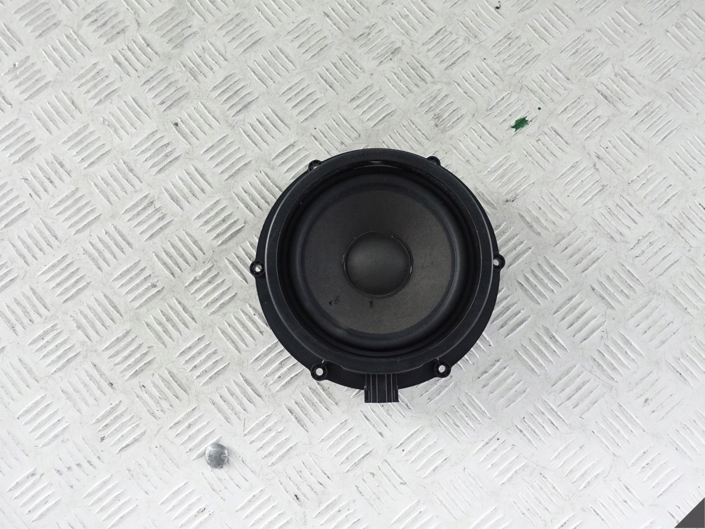 PORSCHE CAYENNE II 7P5 speaker door rear part