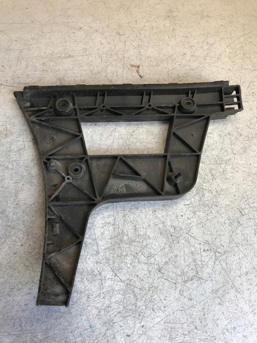 bumper bracket right rear part AUDI A4 B8 KOMBI