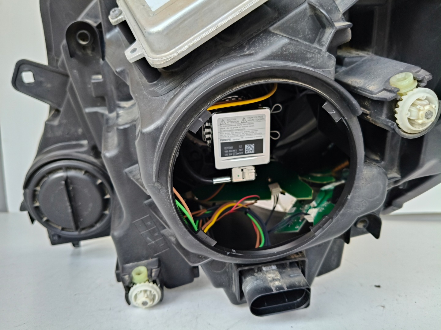 light right REFLEKTOR MERCEDES SPRINTER W906 13- LIFT XENON LED