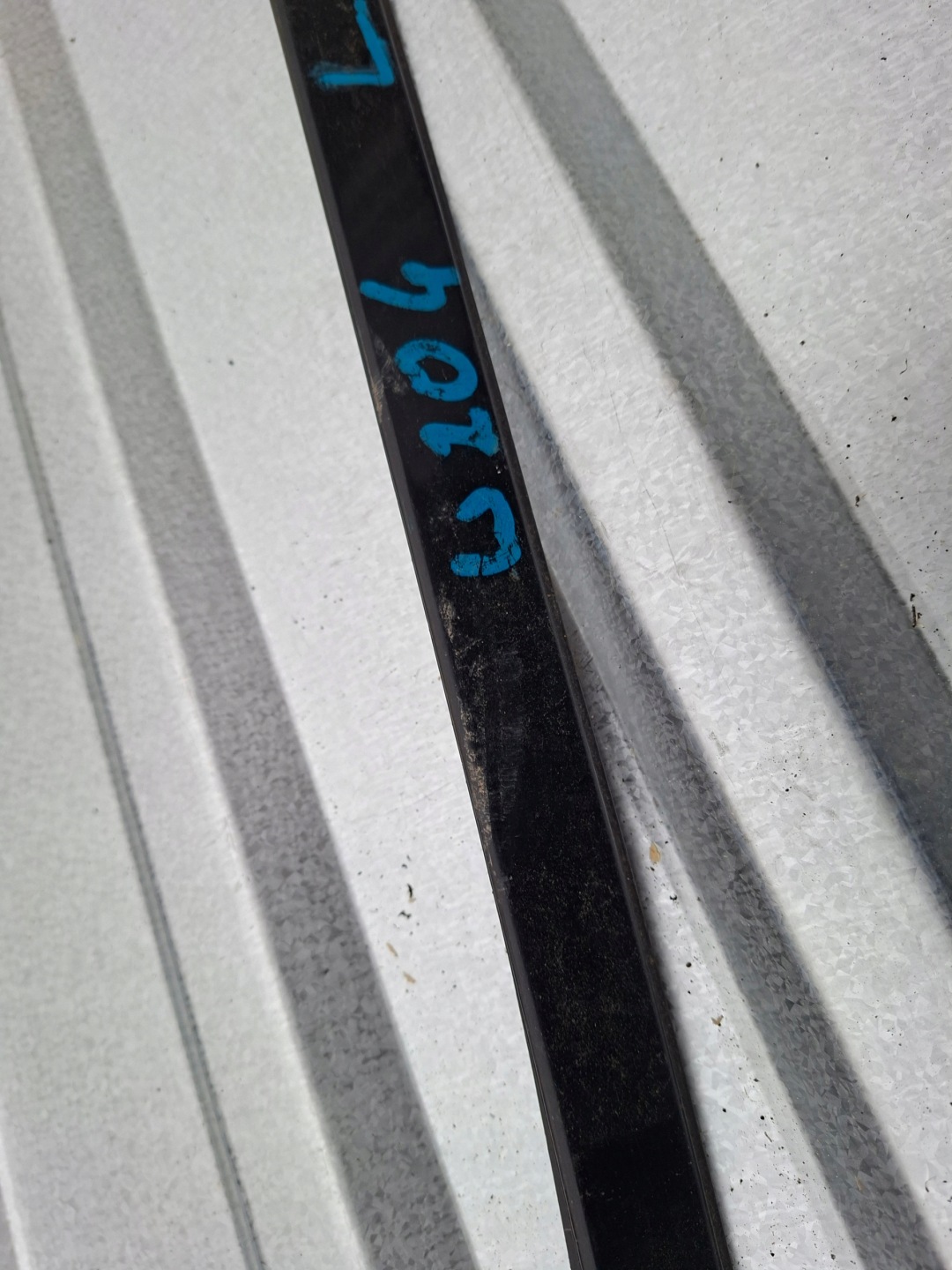 moulding windows czolowej left Mercedes W204