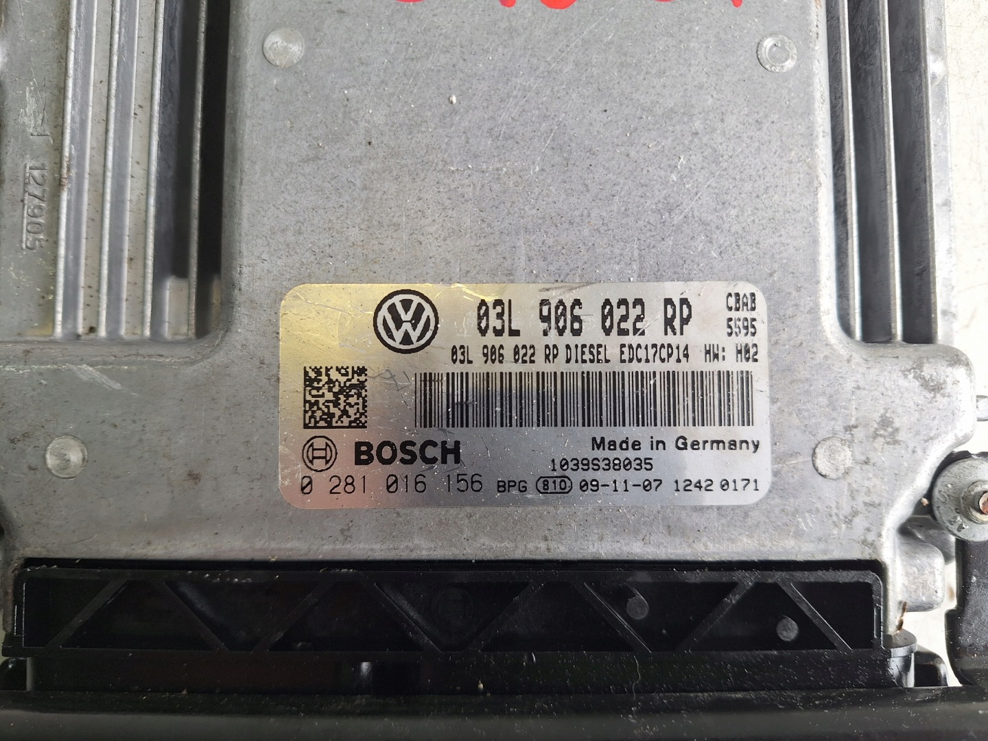 computer control unit of the engine VOLKSWAGEN 03L906022RP BOSCH 0281016156