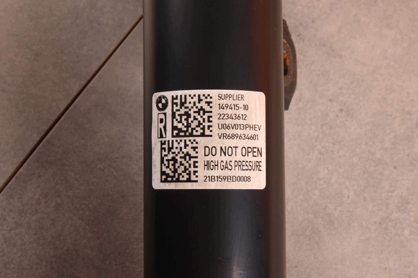 BMW 2' U06 225eX 230eX B38X shock absorber right front front 6896346