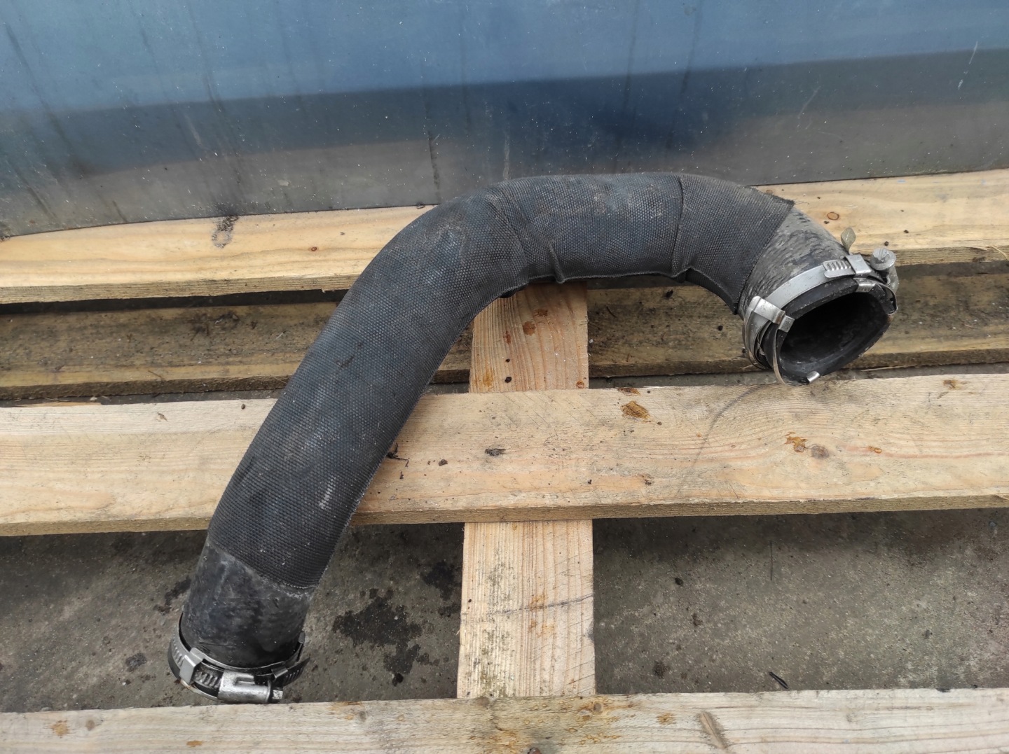 rohr intercooler AUDI A4 B8 2.0TDI 8K0145738AJ