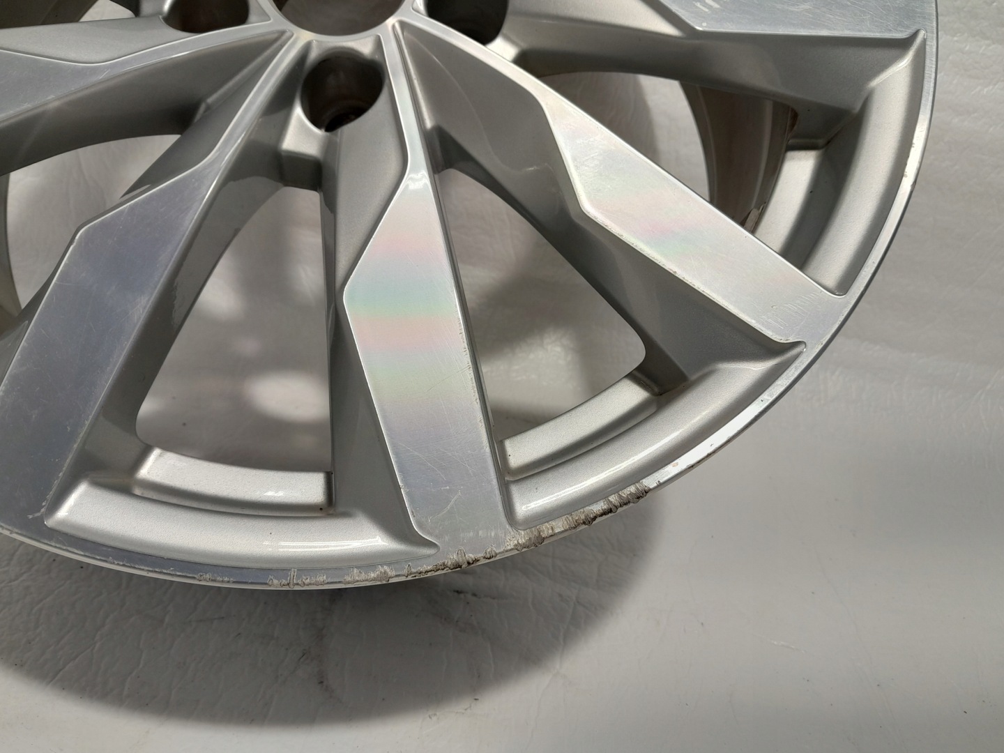 AUDI A4 B9 A5 8W A6 disk ALU 18'' CALI ORG. 8W0601025S